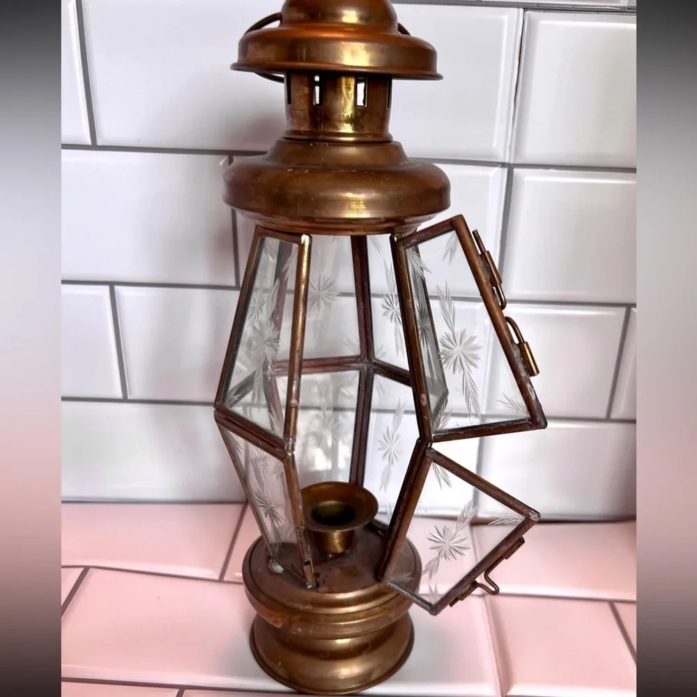 Vintage Large Solid Brass & Glass etched starry Lantern - Picture 9 of 12